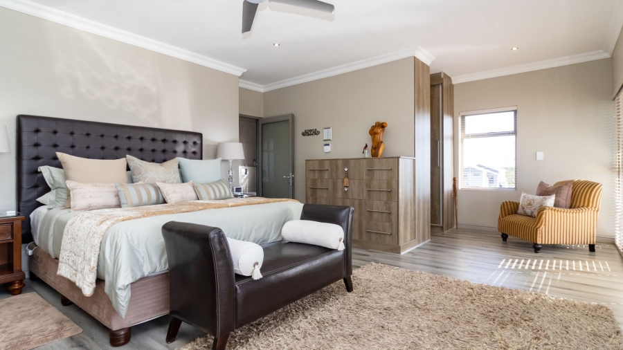 6 Bedroom Property for Sale in Kleinbaai Western Cape